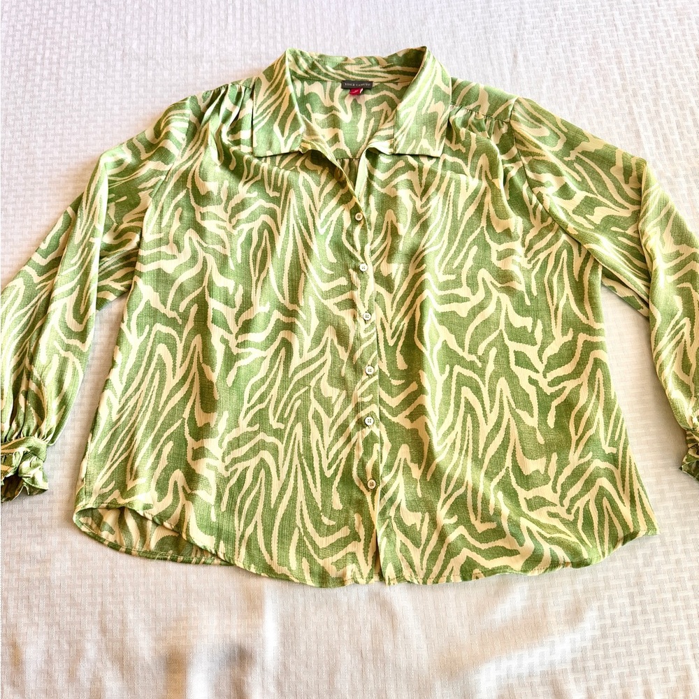Vince Camuto Abstract Zebra Print Blouse‎ Ruffle Top Plus 2X, Green Cream Plus